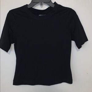 Adrienne Vittadini Black Fitted Crop Short Sleeve Tee
